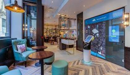 Hub by Premier Inn London City Bank - image 14