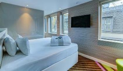 Hub by Premier Inn London City Bank - image 9