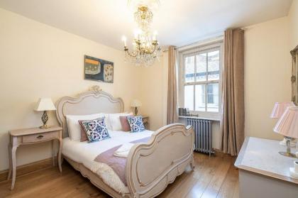 Stone Built Vintage Chic House in the Heart of Knightsbridge