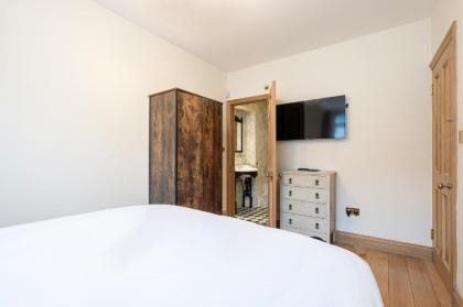 Stone Built Vintage Chic House in the Heart of Knightsbridge - image 7