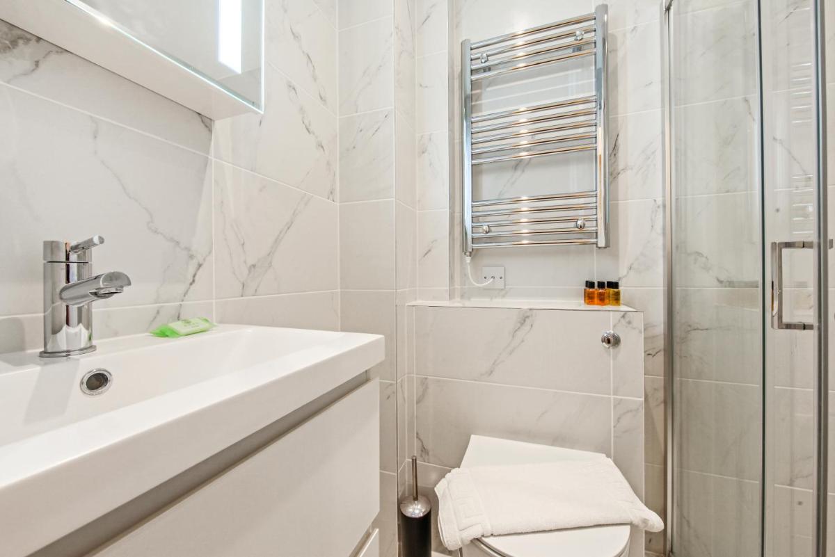 Modern Apartments in Paddington Central London FREE WIFI by City Stay Aparts London - image 4