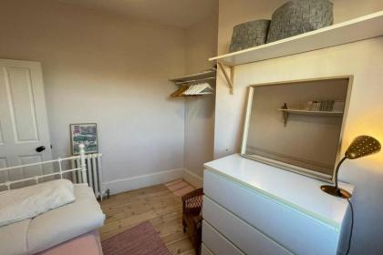 Beautiful 4 Bedroom Family Home in Clerkenwell - image 22