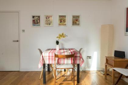 Super 1BD Garden Flat Islington London - image 16