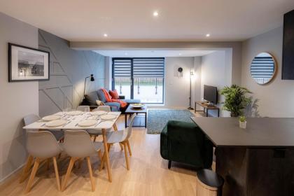 Luxurious Apartments Hackney near Train Station - image 12
