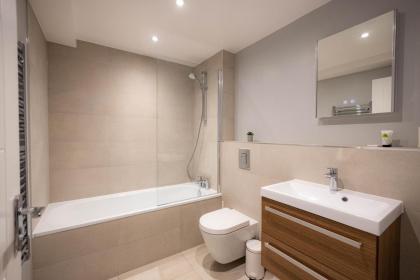 Luxurious Apartments Hackney near Train Station - image 16