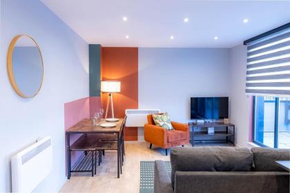 Luxurious Apartments Hackney near Train Station - image 21
