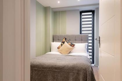 Luxurious Apartments Hackney near Train Station - image 28