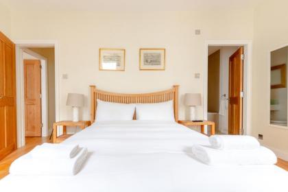 Spacious and Central 3 Bedroom House in Paddington - image 13
