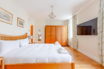 Spacious and Central 3 Bedroom House in Paddington - image 14