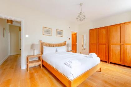 Spacious and Central 3 Bedroom House in Paddington - image 15