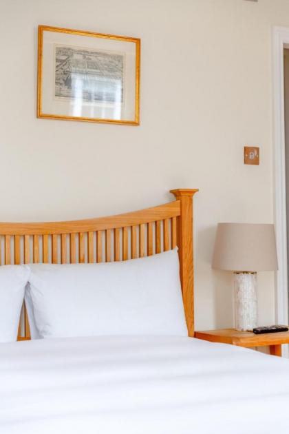 Spacious and Central 3 Bedroom House in Paddington - image 17