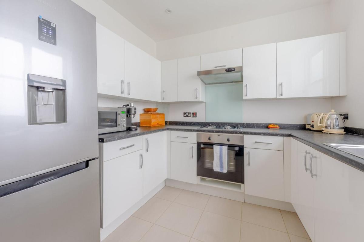 Spacious and Central 3 Bedroom House in Paddington - image 5