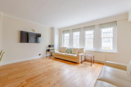 Spacious and Central 3 Bedroom House in Paddington - image 9