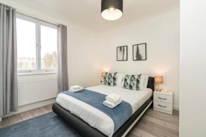 Superb flat close to super famous Portobello Road - image 15