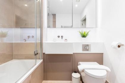 The Islington Collection - image 13
