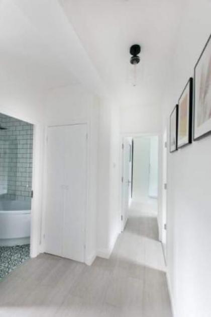 Shoreditch London  Modern Two-Bedroom Serviced - image 10