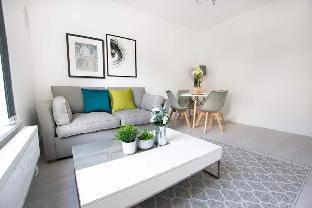 Shoreditch London  Modern Two-Bedroom Serviced - image 2