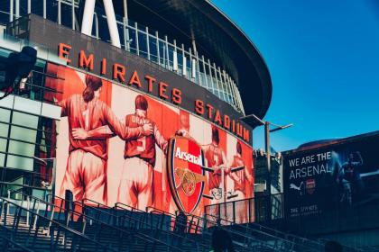 Luxury Gem By Emirates Stadium - Ultimate Fan Experience - image 4