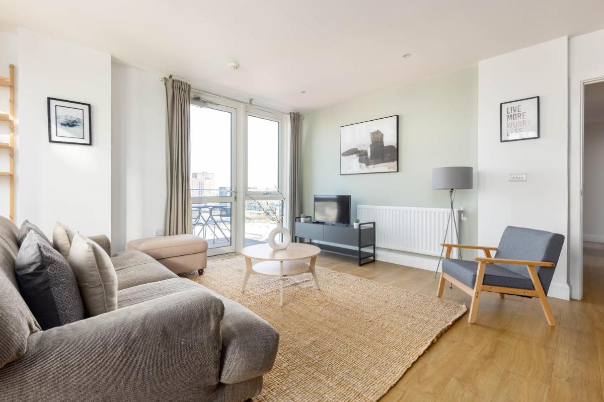 The Bow Flats - main image