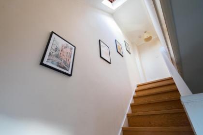 The Fulham Villas - image 14