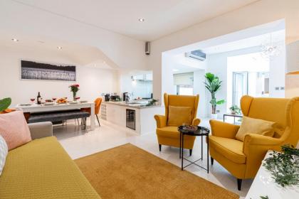 Stay at Kensington and Knightsbridge
