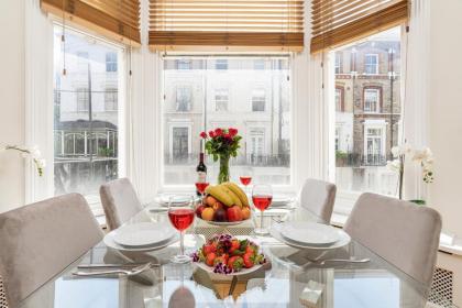 Stay at Kensington and Knightsbridge - image 27