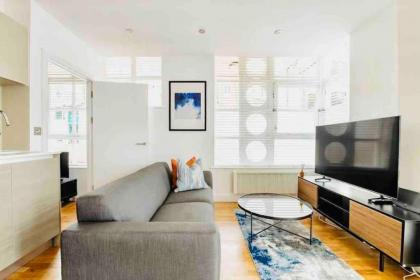 Canary wharf Luxury apartment - image 4
