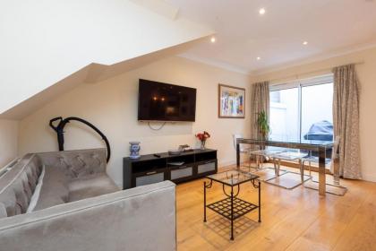 Modern and Bright 3 Bedroom House in Paddington