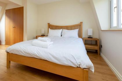 Modern and Bright 3 Bedroom House in Paddington - image 28