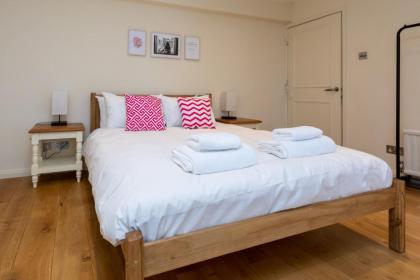 Modern and Bright 3 Bedroom House in Paddington - image 4