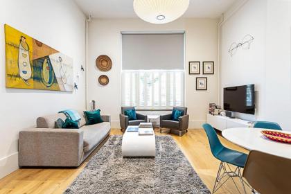 Slick Westbourne Grove Apartment