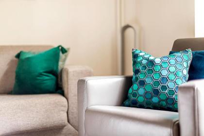 Slick Westbourne Grove Apartment - image 22