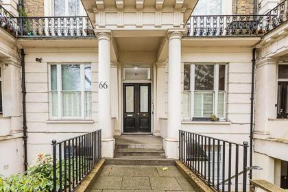 Slick Westbourne Grove Apartment - image 23