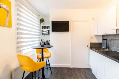Lovely self contained studio-5 - image 10
