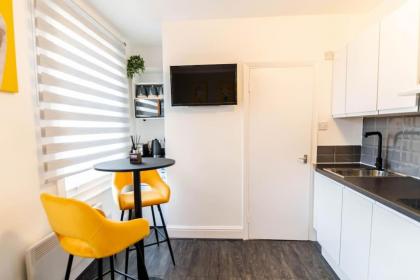 Lovely self contained studio-5 - image 4