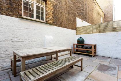 Veeve - Mellow Yellow by Holland Park - image 12