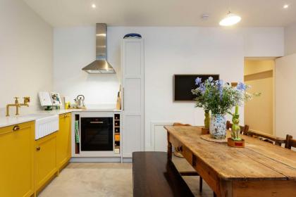 Veeve - Mellow Yellow by Holland Park - image 2