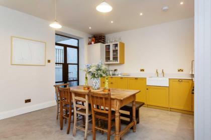 Veeve - Mellow Yellow by Holland Park - image 3