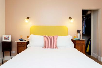 Veeve - Mellow Yellow by Holland Park - image 6