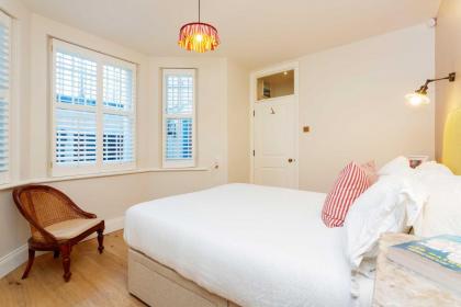 Veeve - Mellow Yellow by Holland Park - image 7