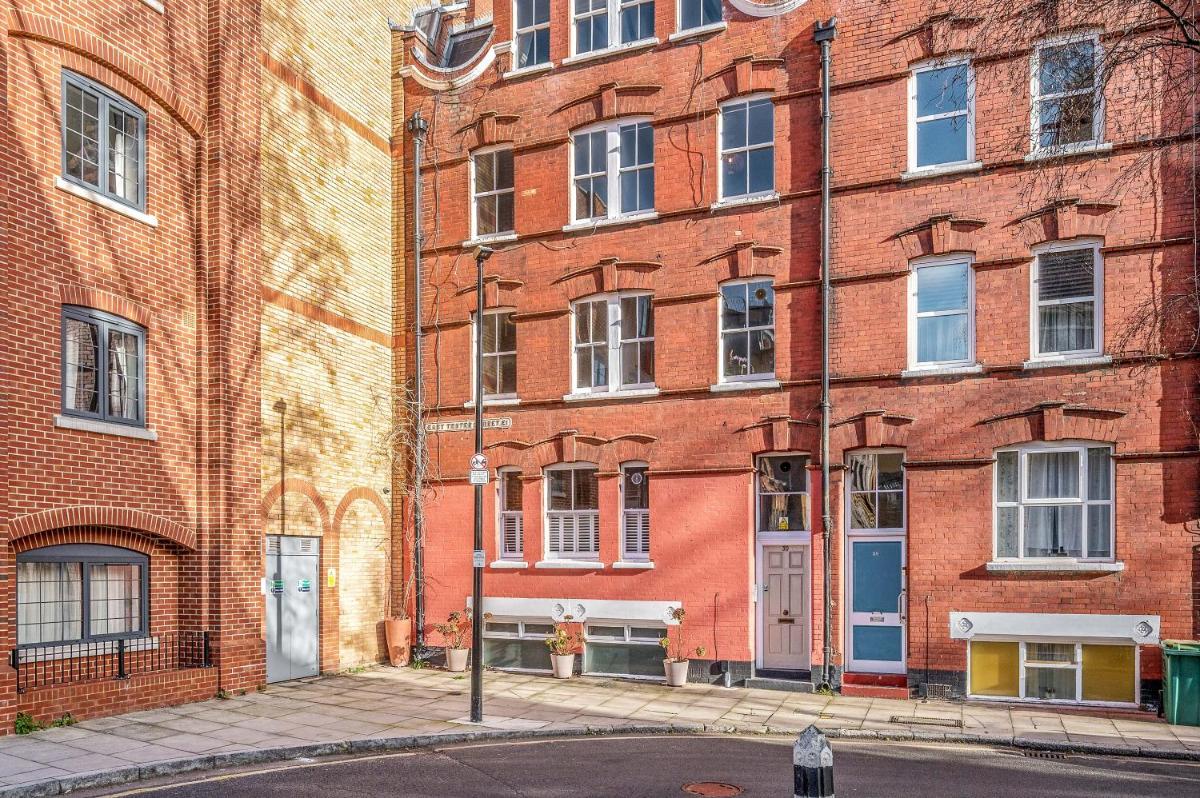 Period 3-Bed Maisonette next to the City of London - main image