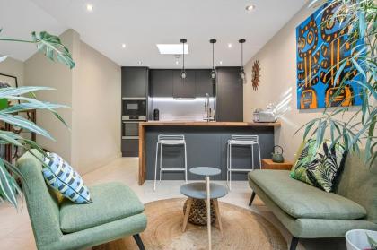 Period 3-Bed Maisonette next to the City of London - image 13