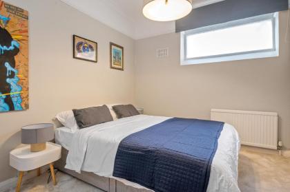 Period 3-Bed Maisonette next to the City of London - image 17