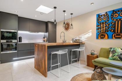 Period 3-Bed Maisonette next to the City of London - image 3