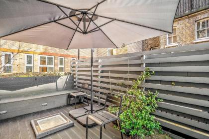 Period 3-Bed Maisonette next to the City of London - image 5