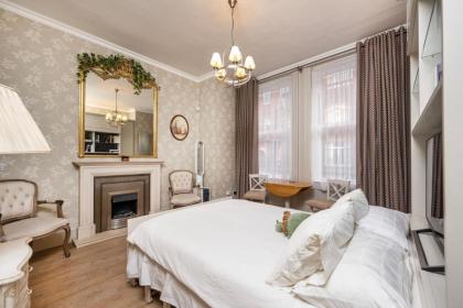 Charming Chelsea Studio Your Cozy Urban Retreat