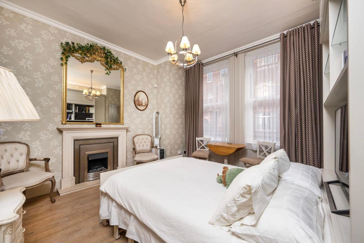 Charming Chelsea Studio Your Cozy Urban Retreat - main image