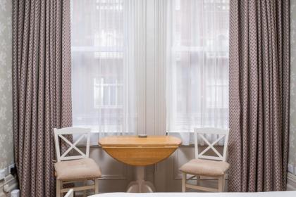 Charming Chelsea Studio Your Cozy Urban Retreat - image 4