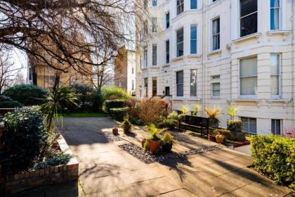 Brand new studio flat in the heart of Notting Hill - image 25