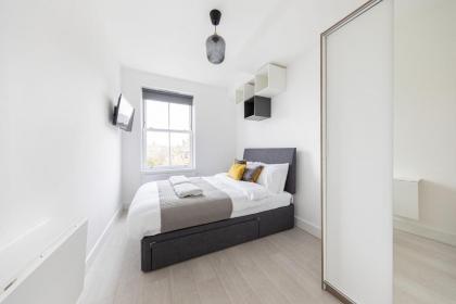 London Double Bedroom Hotel In Tufnell Park With WiFi - image 4